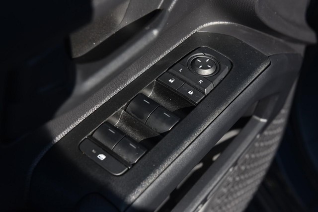 Toyota 4Runner Vehicle Image 09