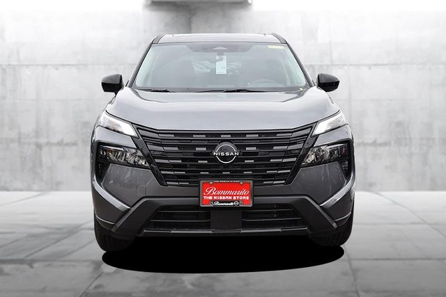 Nissan Rogue Vehicle Image 04