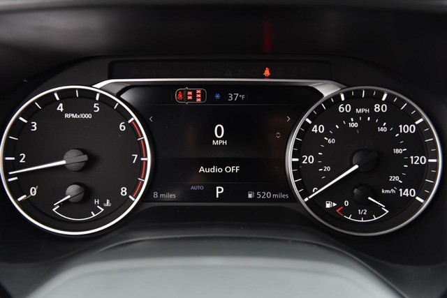 Nissan Rogue Vehicle Image 12