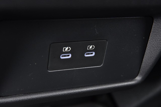 Nissan Rogue Vehicle Image 27