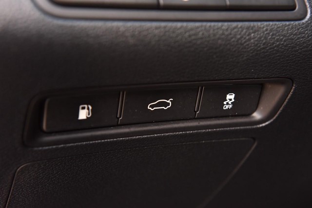 Hyundai Sonata Vehicle Image 13