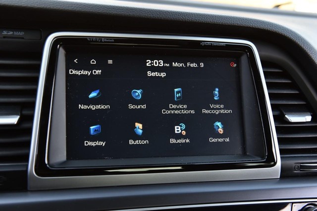 Hyundai Sonata Vehicle Image 16