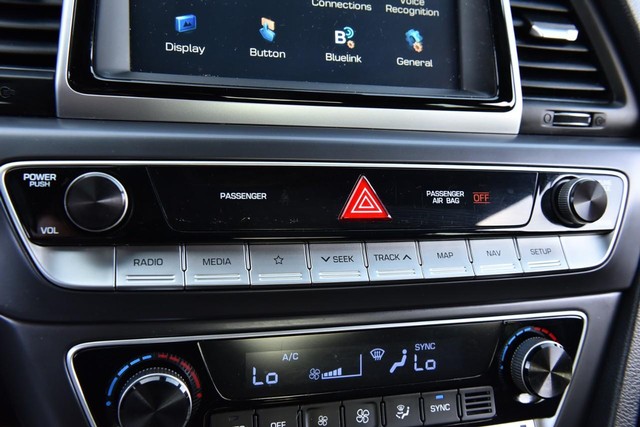 Hyundai Sonata Vehicle Image 17