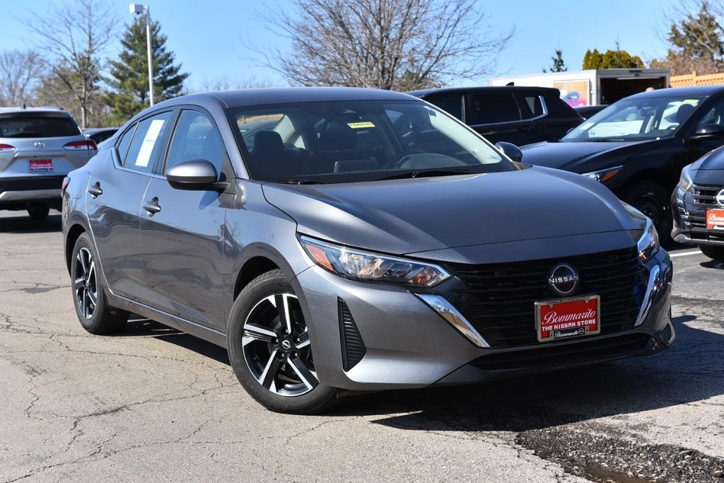 Nissan Sentra Vehicle Image 02