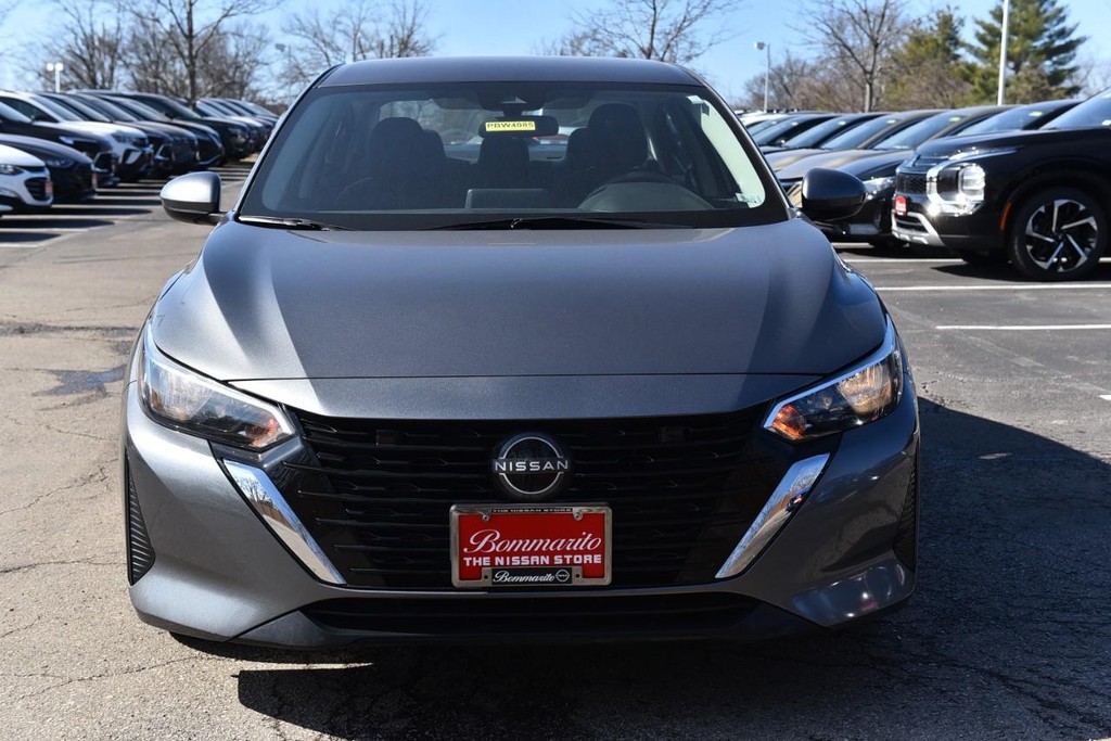 Nissan Sentra Vehicle Image 04