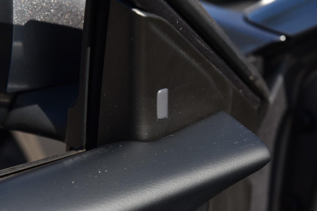 Nissan Sentra Vehicle Image 10