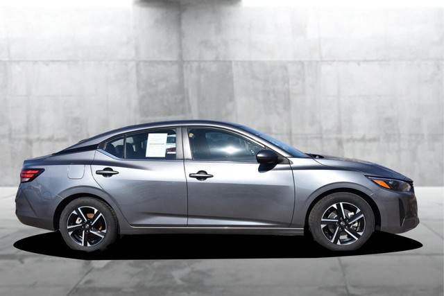 Nissan Sentra Vehicle Image 05