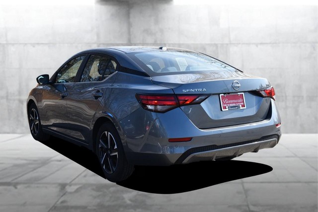 Nissan Sentra Vehicle Image 07