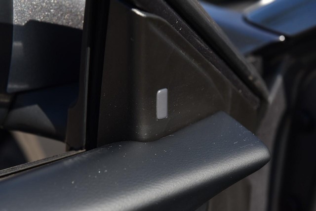 Nissan Sentra Vehicle Image 10