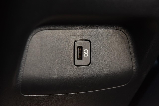 Nissan Sentra Vehicle Image 22