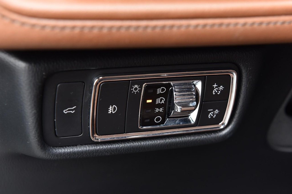 Lincoln Aviator Vehicle Full-screen Gallery Image 12
