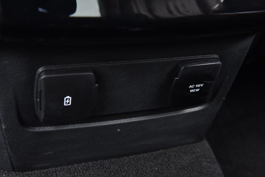 Lincoln Aviator Vehicle Full-screen Gallery Image 26