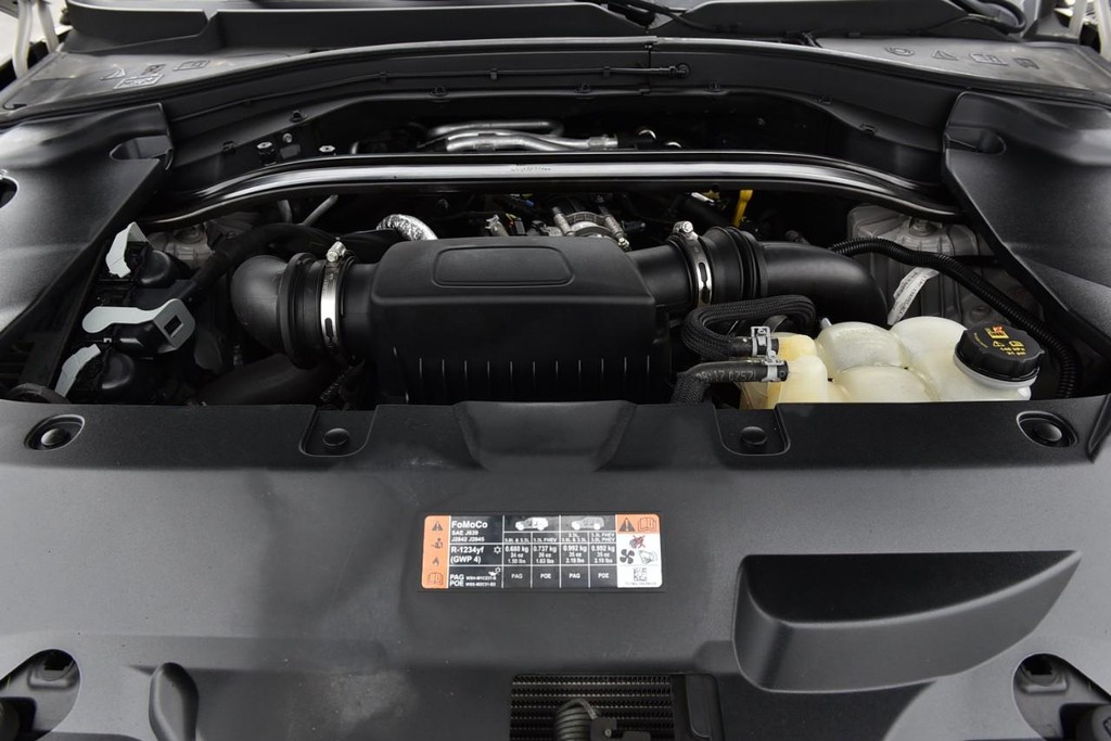 Lincoln Aviator Vehicle Full-screen Gallery Image 31