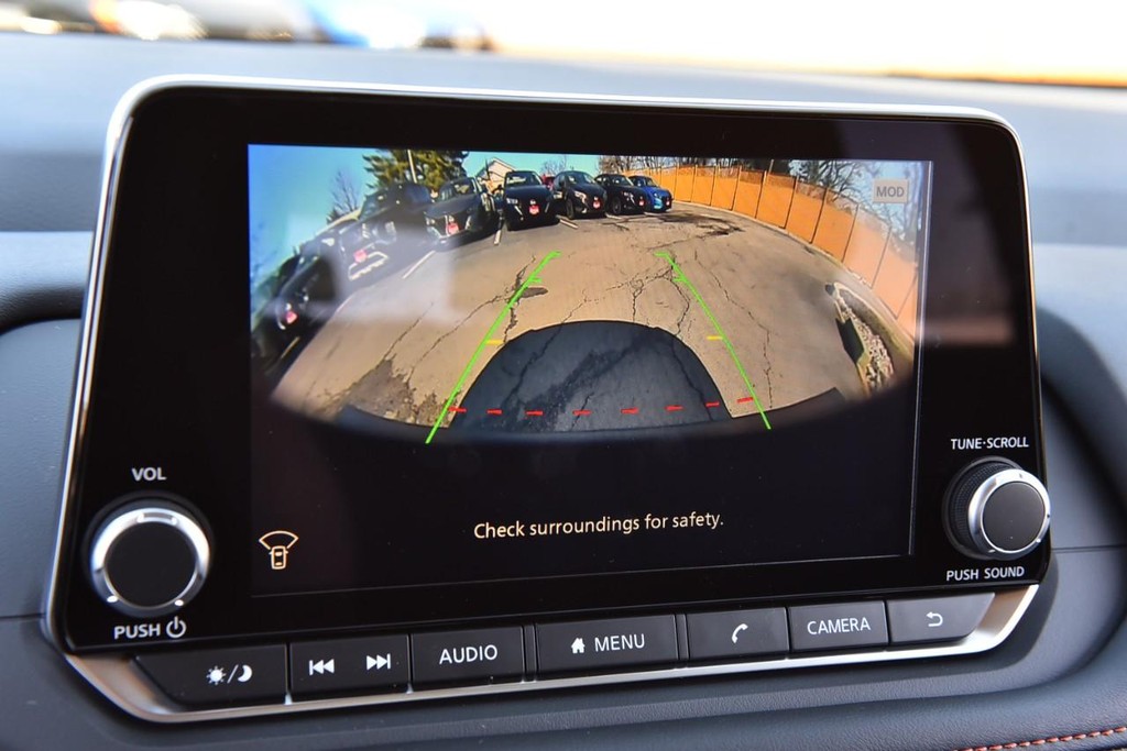 Nissan Rogue Vehicle Image 17