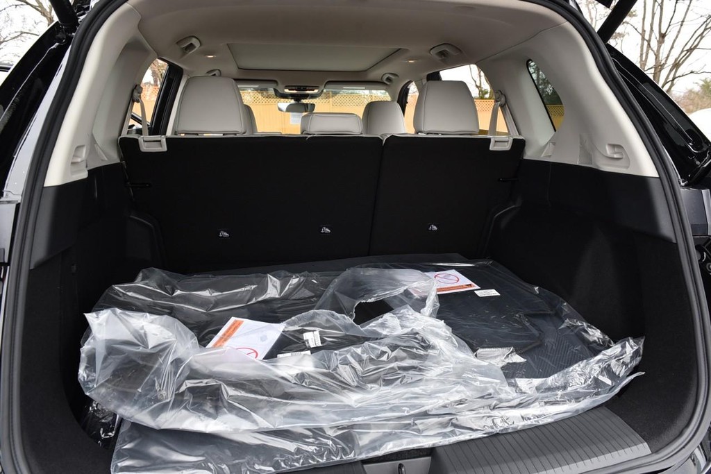 Nissan Rogue Vehicle Full-screen Gallery Image 28