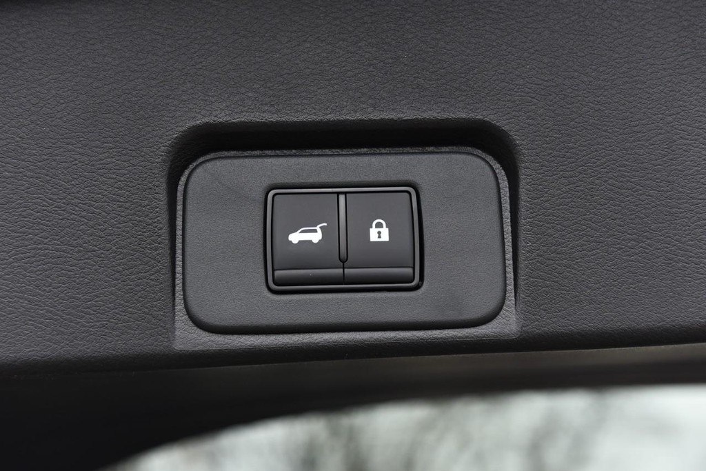 Nissan Rogue Vehicle Full-screen Gallery Image 29