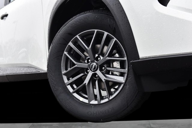 Nissan Rogue Vehicle Image 03