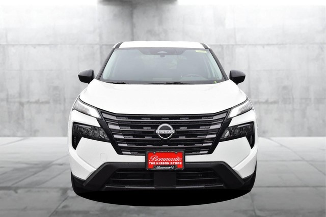 Nissan Rogue Vehicle Image 04