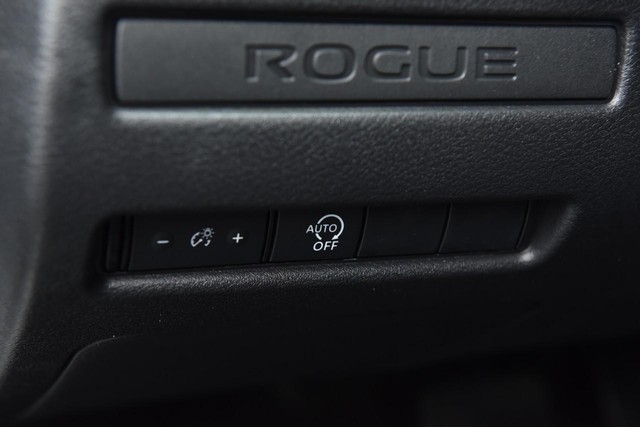 Nissan Rogue Vehicle Image 11