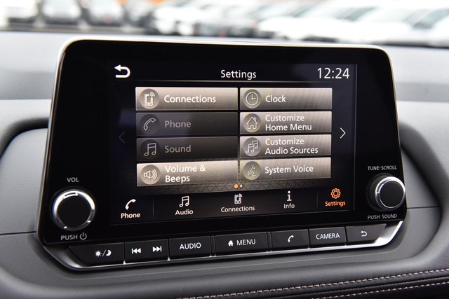 Nissan Rogue Vehicle Image 14