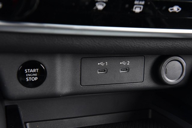 Nissan Rogue Vehicle Image 16