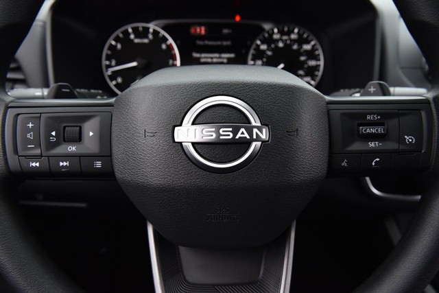 Nissan Rogue Vehicle Image 18