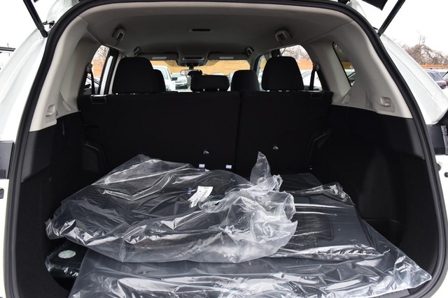 Nissan Rogue Vehicle Image 23