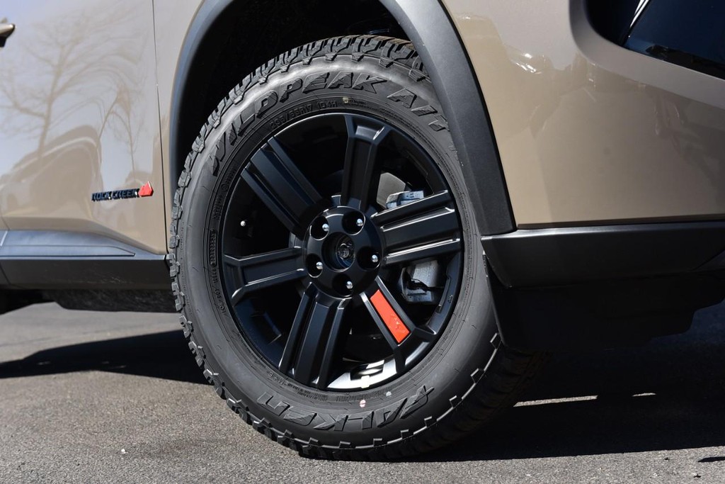 Nissan Rogue Vehicle Image 03