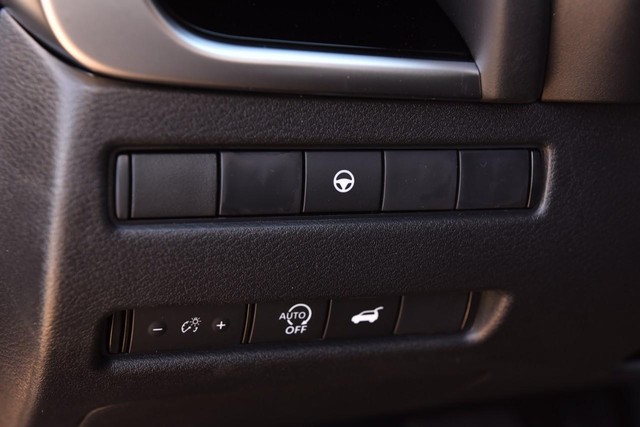 Nissan Rogue Vehicle Image 12