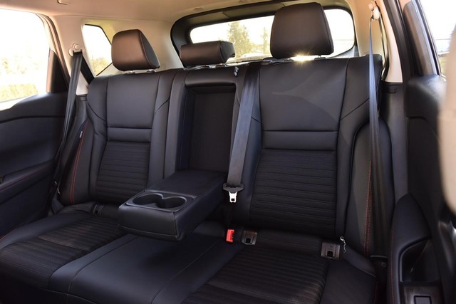 Nissan Rogue Vehicle Image 25