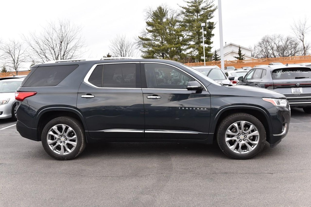 Chevrolet Traverse Vehicle Full-screen Gallery Image 5