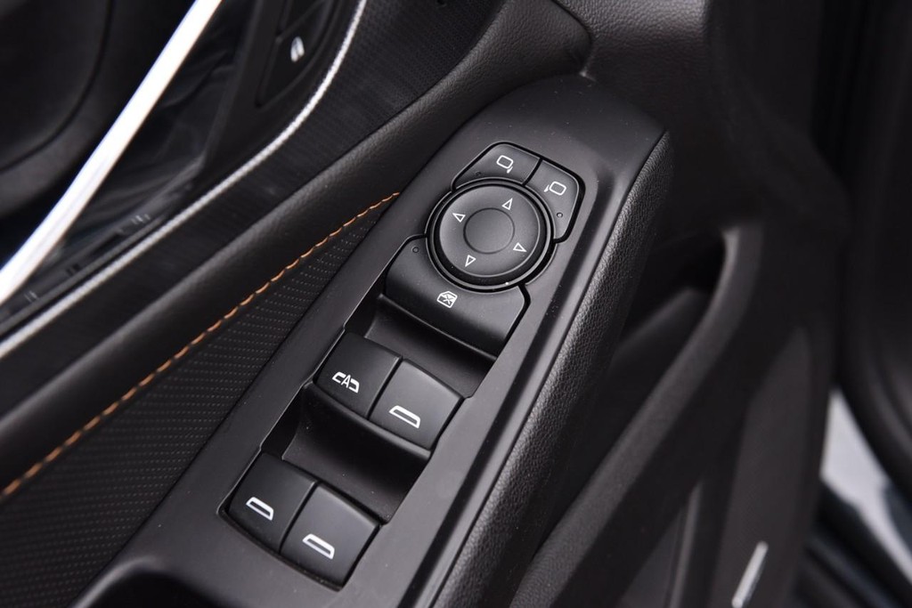 Chevrolet Traverse Vehicle Full-screen Gallery Image 9