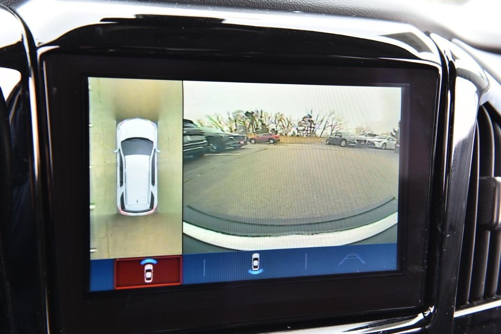 Chevrolet Traverse Vehicle Full-screen Gallery Image 17