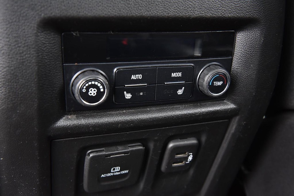 Chevrolet Traverse Vehicle Full-screen Gallery Image 29