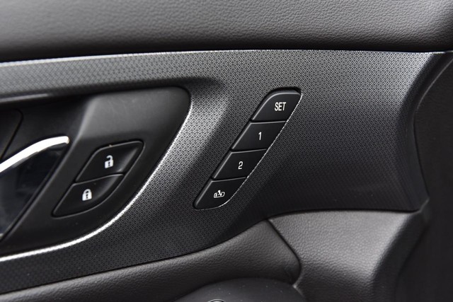 Chevrolet Traverse Vehicle Image 12