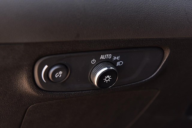 Buick Encore GX Vehicle Image 11