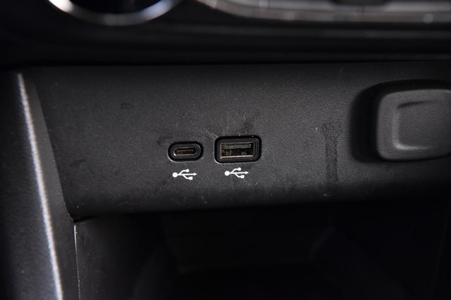 Buick Encore GX Vehicle Image 16