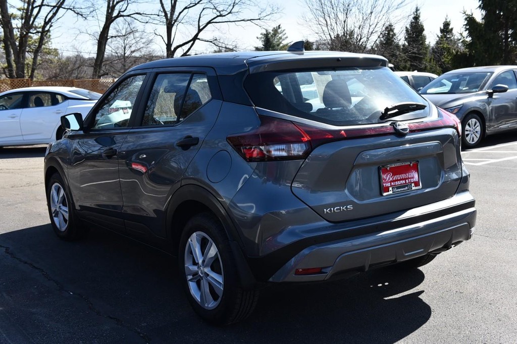 Nissan Kicks Vehicle Image 07