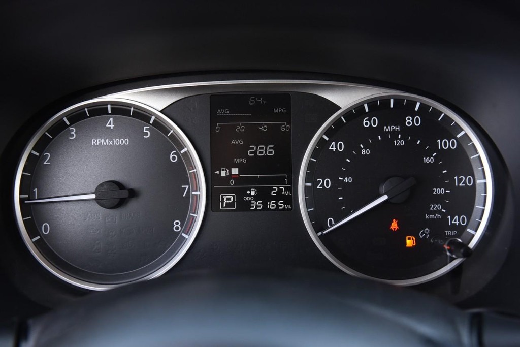 Nissan Kicks Vehicle Image 12