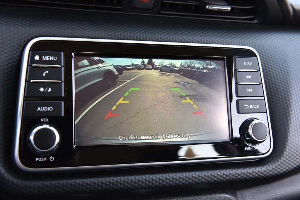 Nissan Kicks Vehicle Image 13