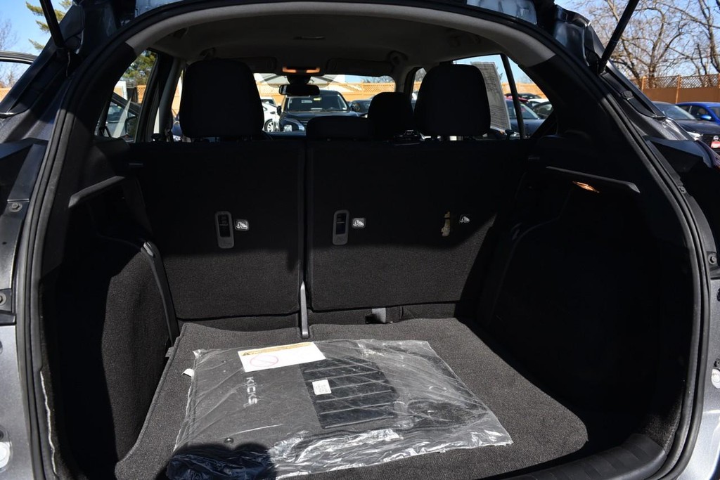 Nissan Kicks Vehicle Image 23