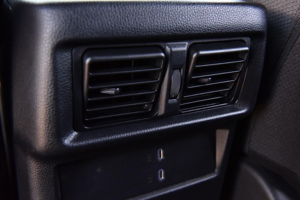 Toyota 4Runner Vehicle Image 23