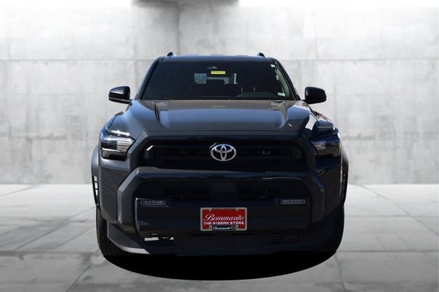 Toyota 4Runner Vehicle Full-screen Gallery Image 4