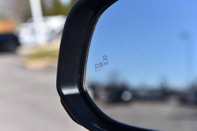 Toyota 4Runner Vehicle Full-screen Gallery Image 10