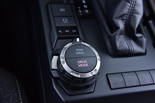 Toyota 4Runner Vehicle Full-screen Gallery Image 17