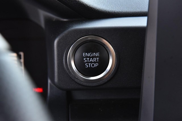 Toyota 4Runner Vehicle Full-screen Gallery Image 18