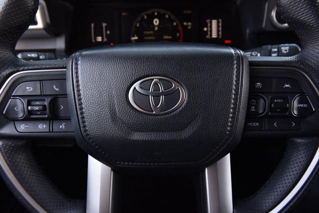 Toyota 4Runner Vehicle Full-screen Gallery Image 19