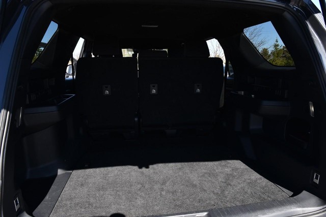 Toyota 4Runner Vehicle Full-screen Gallery Image 23