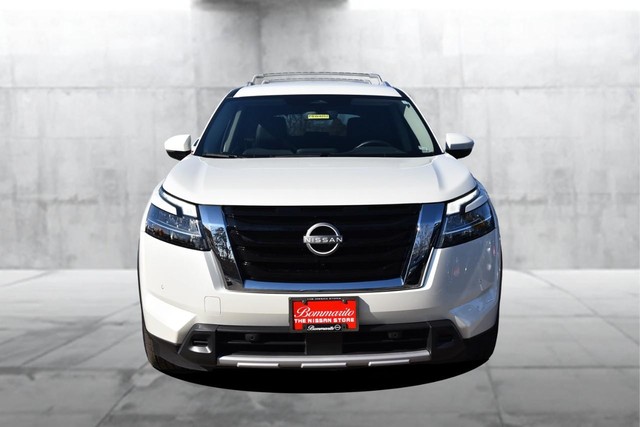 Nissan Pathfinder Vehicle Image 04