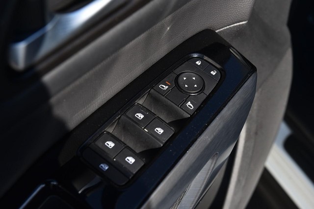 Nissan Pathfinder Vehicle Image 09